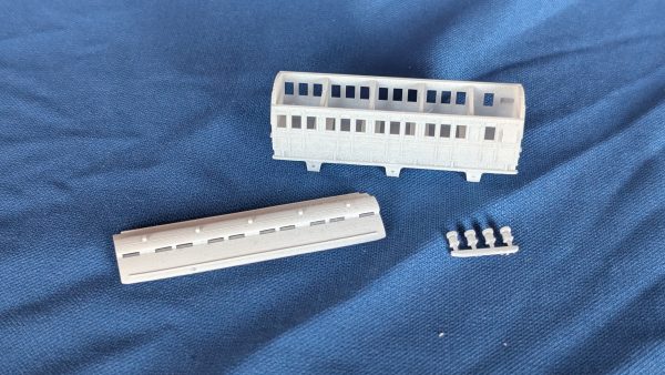 N Gauge Generic 6-Wheel Coach (Brake or Standard) - Image 4
